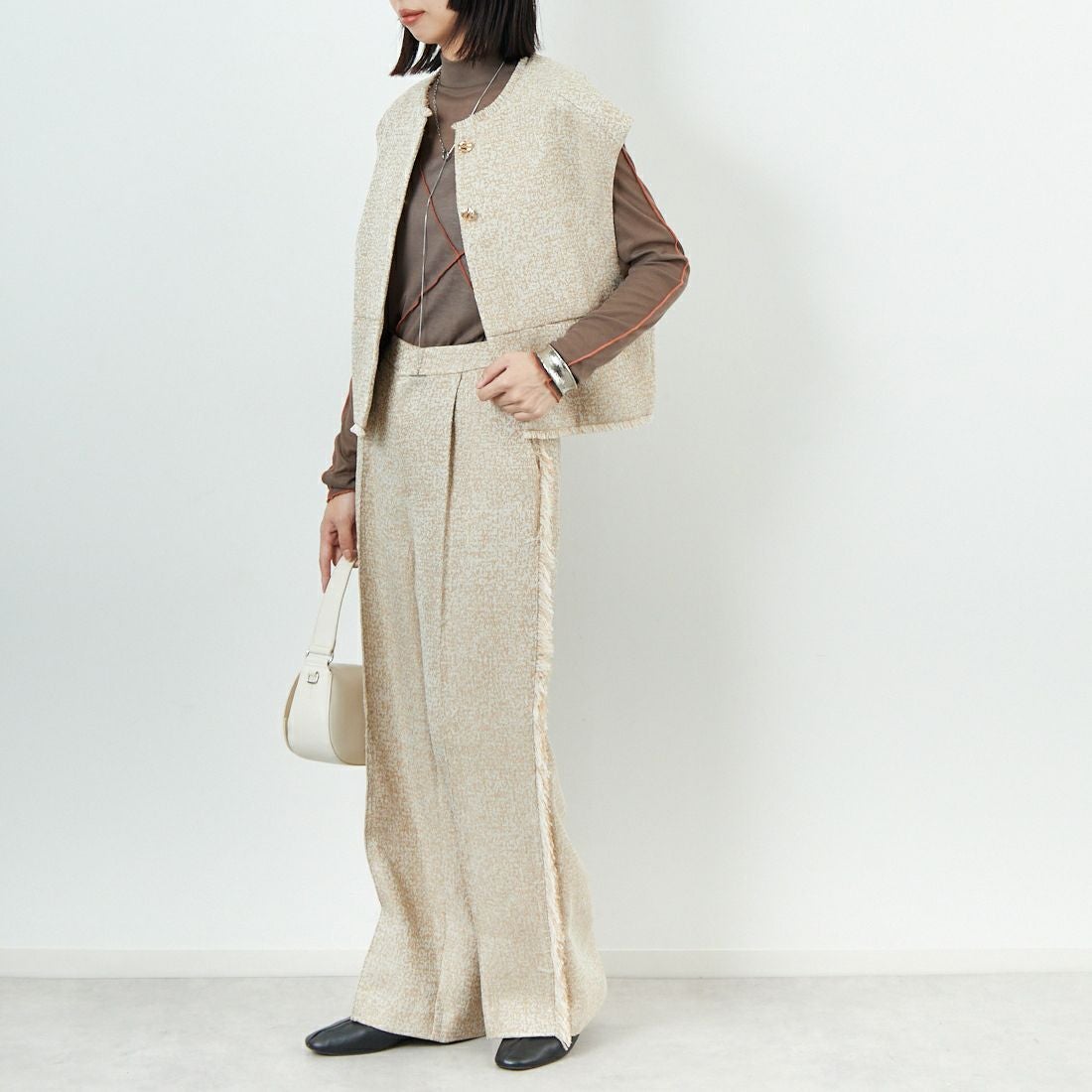 CHIGNON [シニヨン] ツイードフリンジパンツ [3654-038MK] L.BEIGE &&モデル身長：162cm 着用サイズ：F&&