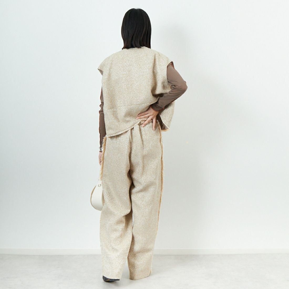 CHIGNON [シニヨン] ツイードフリンジパンツ [3654-038MK] L.BEIGE &&モデル身長：162cm 着用サイズ：F&&