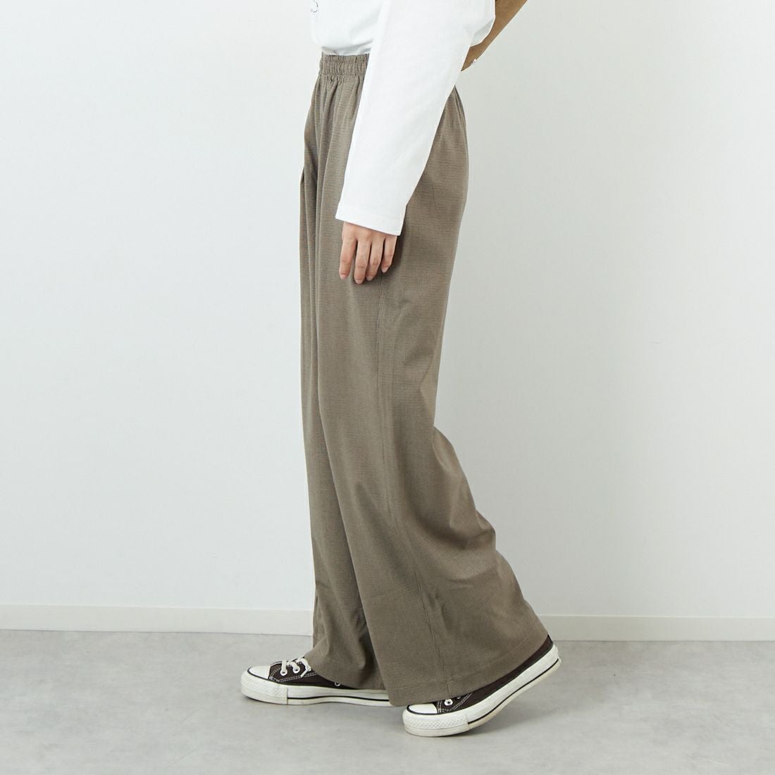 SOMETHING [サムシング] ウエストゴムSLワイドパンツ [SN9005] 5916 BEG &&モデル身長：162cm 着用サイズ：F&&