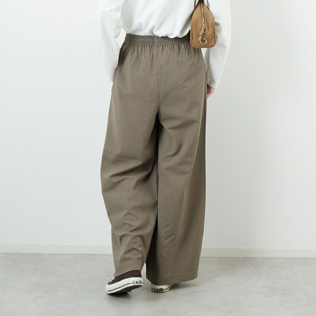 SOMETHING [サムシング] ウエストゴムSLワイドパンツ [SN9005] 5916 BEG &&モデル身長：162cm 着用サイズ：F&&