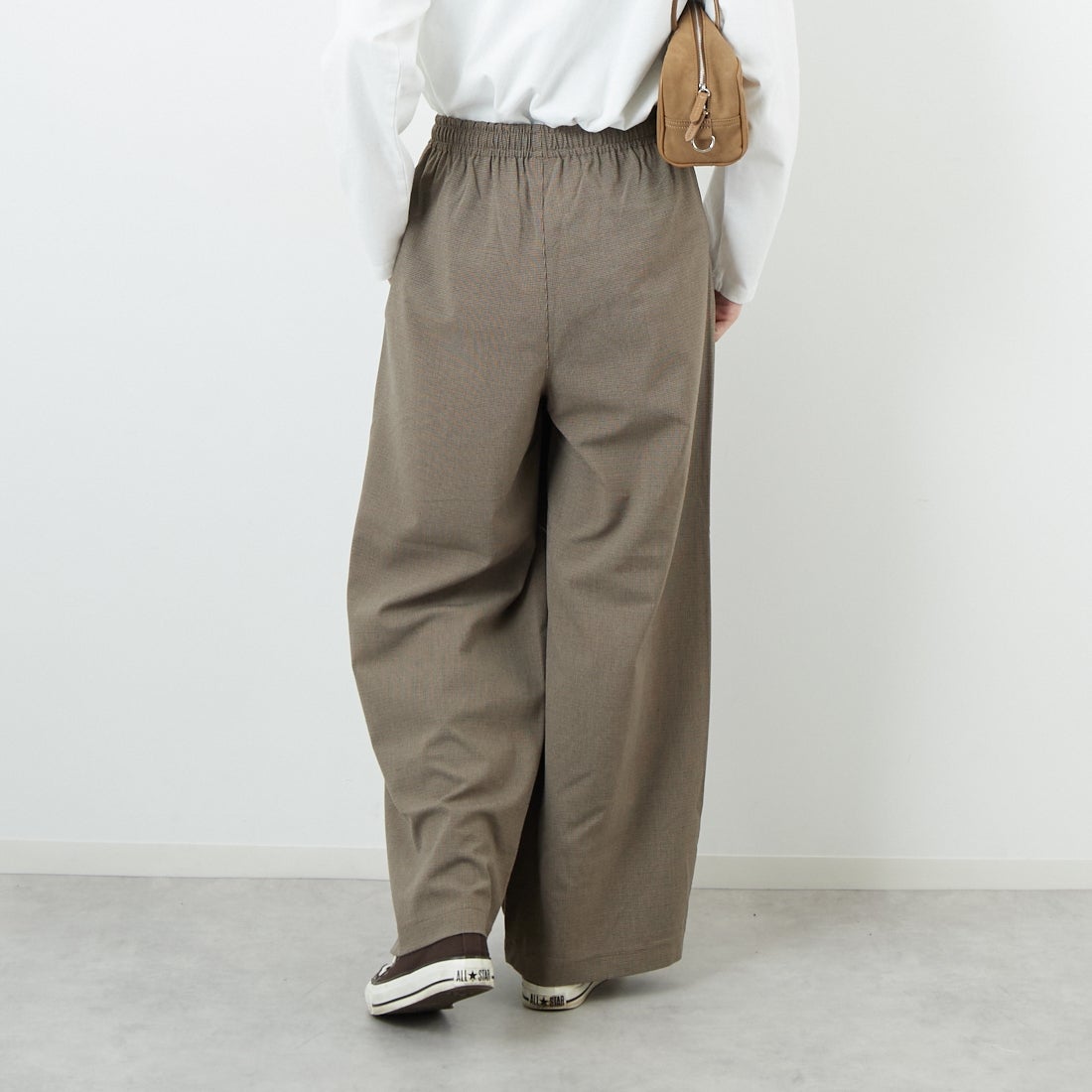 SOMETHING [サムシング] ウエストゴムSLワイドパンツ [SN9005] 5916 BEG &&モデル身長：162cm 着用サイズ：F&&