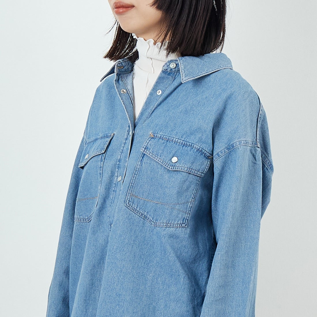 SOMETHING [サムシング] ビッグデニムシャツ [ST224] 198 M.BLUE &&モデル身長：162cm 着用サイズ：F&&