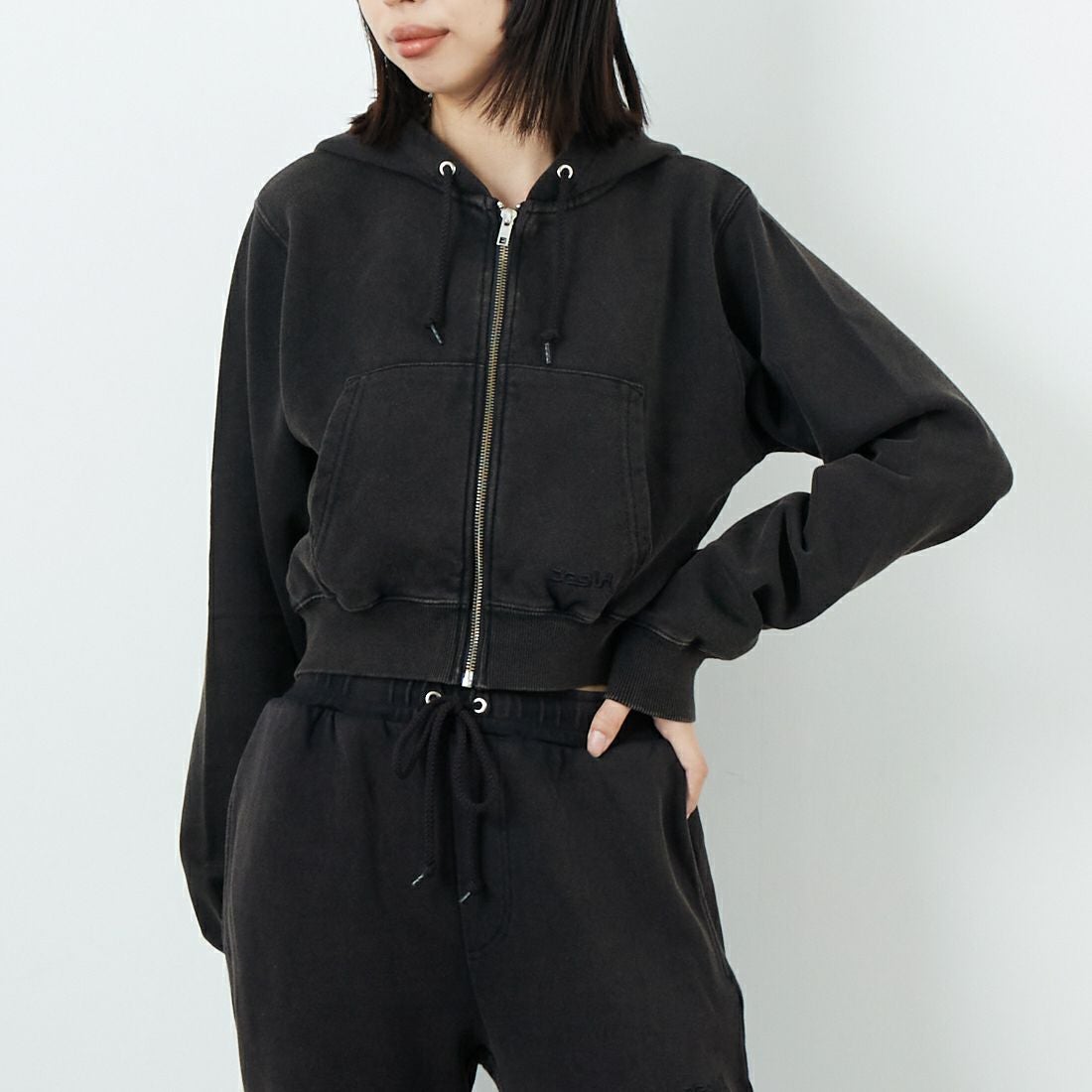 BLACK&&モデル身長：162cm 着用サイズ：M&&