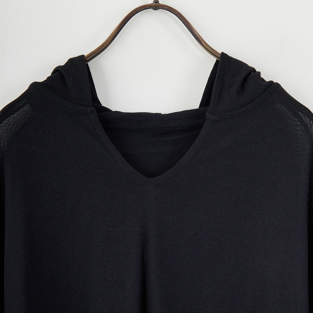 CHIGNON [シニヨン] シアーフーディプルオーバー [8654-086KK] BLACK
