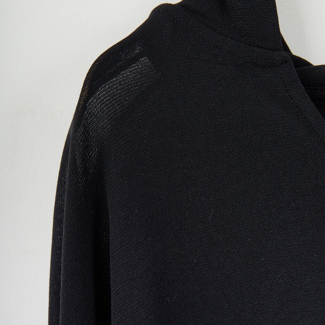 CHIGNON [シニヨン] シアーフーディプルオーバー [8654-086KK] BLACK