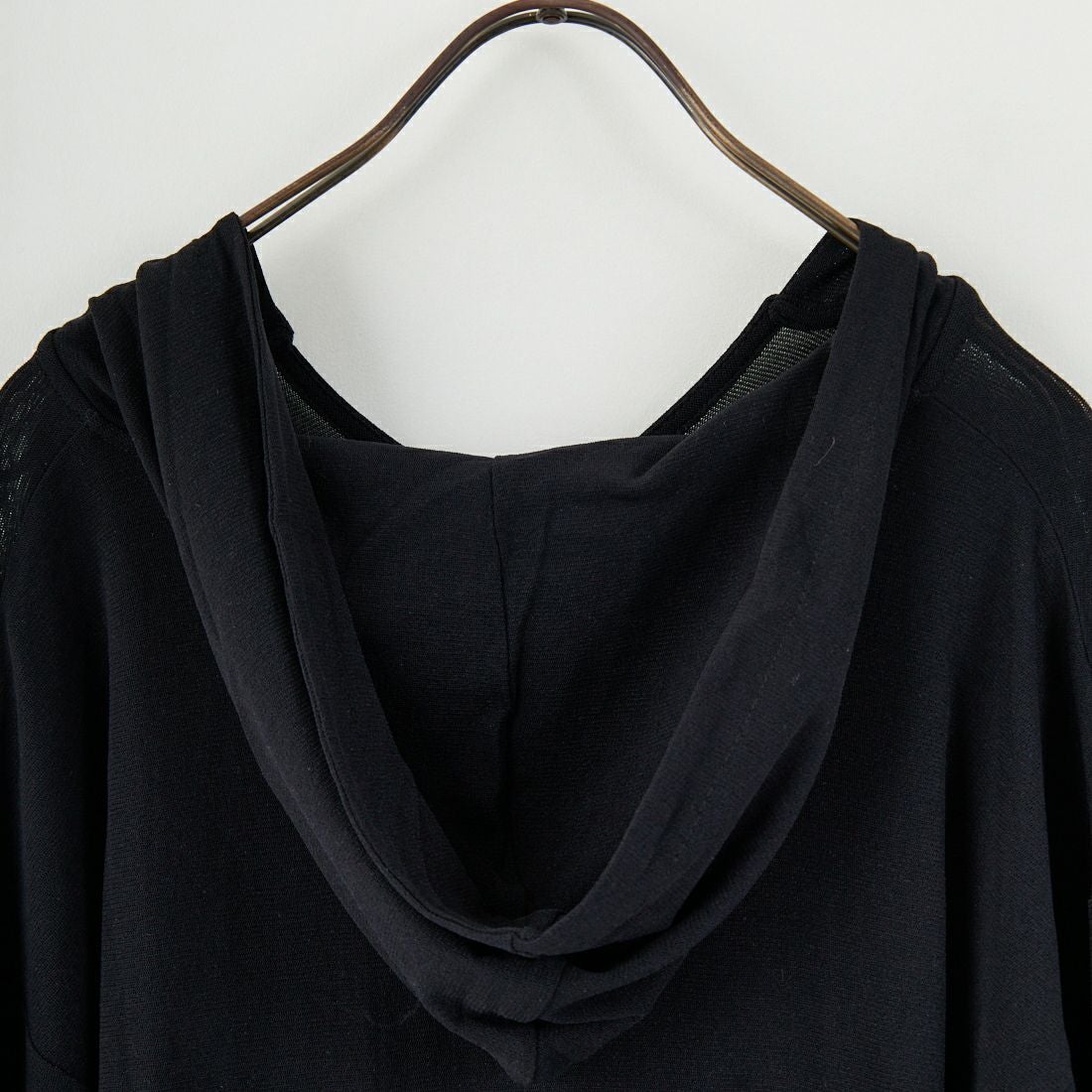 CHIGNON [シニヨン] シアーフーディプルオーバー [8654-086KK] BLACK