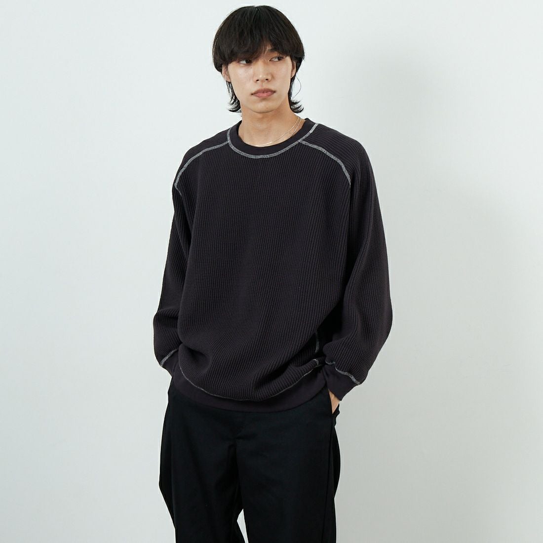 iori [イオリ] ビッグワッフルロングスリーブスウェット [IORI86] CHARCOAL &&モデル身長：179cm 着用サイズ：2&&