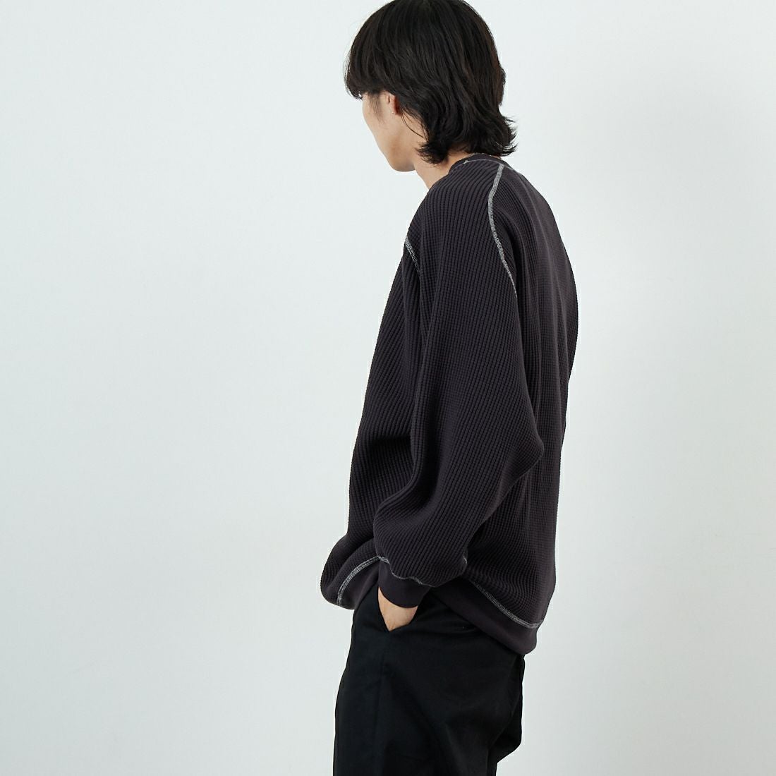 iori [イオリ] ビッグワッフルロングスリーブスウェット [IORI86] CHARCOAL &&モデル身長：179cm 着用サイズ：2&&