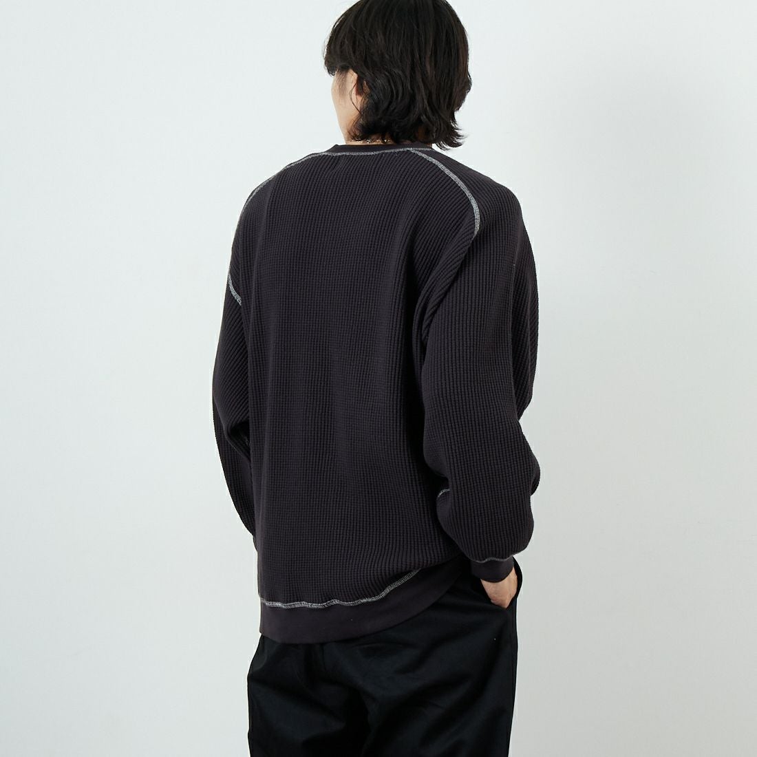 iori [イオリ] ビッグワッフルロングスリーブスウェット [IORI86] CHARCOAL &&モデル身長：179cm 着用サイズ：2&&