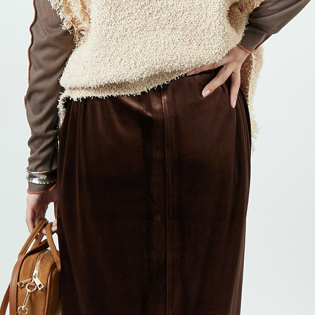 USINE [ユジーヌ] ベロアタイトスカート [IN2-SK-5] BROWN &&モデル身長：162cm 着用サイズ：36&&
