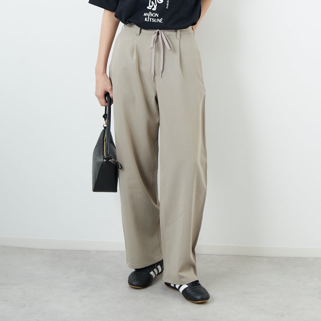 Noir Fabrik [ヌワールファブリック] ウエストドロー付カーブイージーパンツ [IN17-PT-5] KHK BEIGE &&モデル身長：162cm 着用サイズ：XS&&