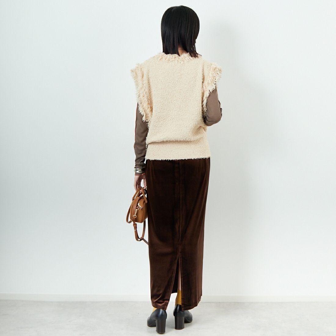 Margaux vintage [マルゴーヴィンテージ] ニットベスト [MG-KN-25068-A] BEIGE &&モデル身長：162cm 着用サイズ：F&&