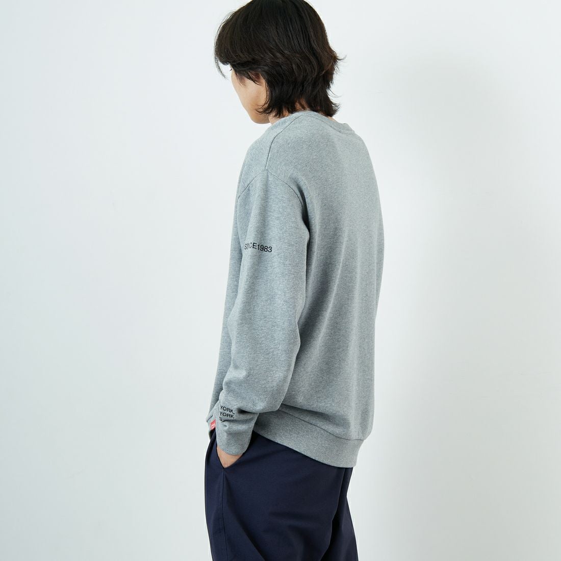 MANHATTAN PORTAGE [マンハッタンポーテージ] ロゴ刺繍スウェット [MP-M598] 04 H.GRAY &&モデル身長：179cm 着用サイズ：L&&