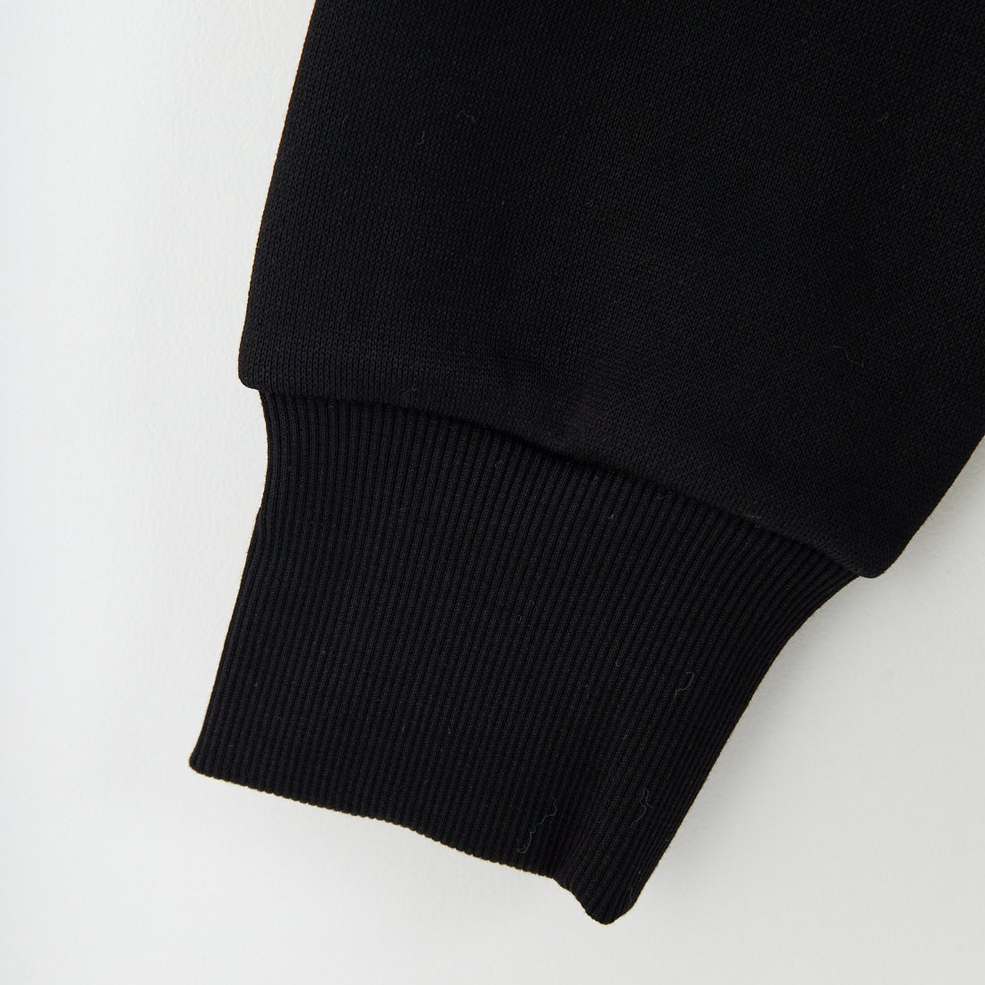 TATRAS [タトラス] 別注 LANIS ワンポイントロゴ クルーネックスウェット [MJXA0466063968-JF] 01 BLACK