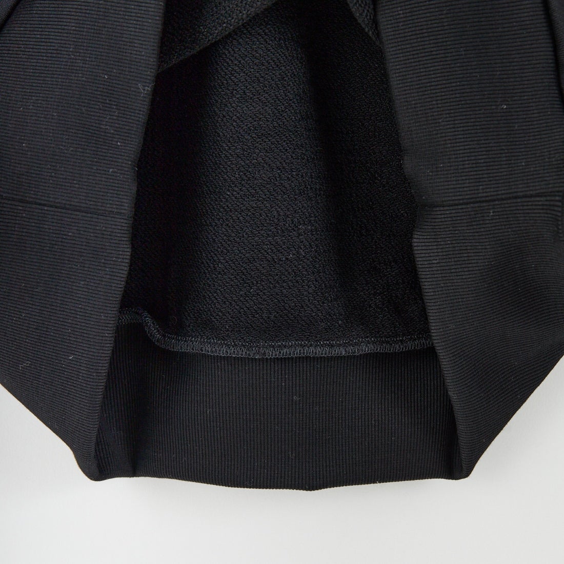 TATRAS [タトラス] 別注 LANIS ワンポイントロゴ クルーネックスウェット [MJXA0466063968-JF] 01 BLACK