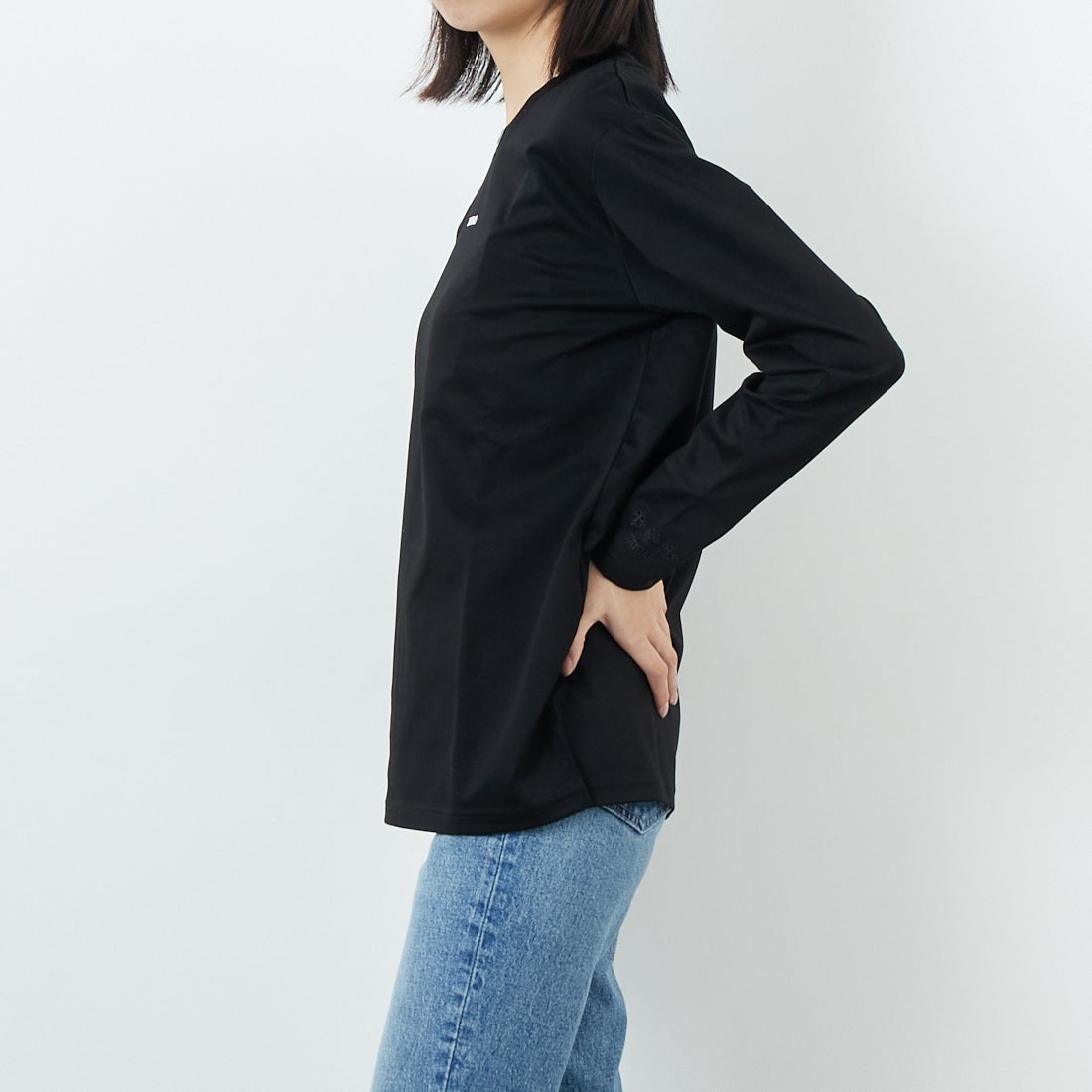 TATRAS [タトラス] VITA ロングスリーブTシャツ [LJXA0209083588] BLACK &&モデル身長：162cm 着用サイズ：2&&