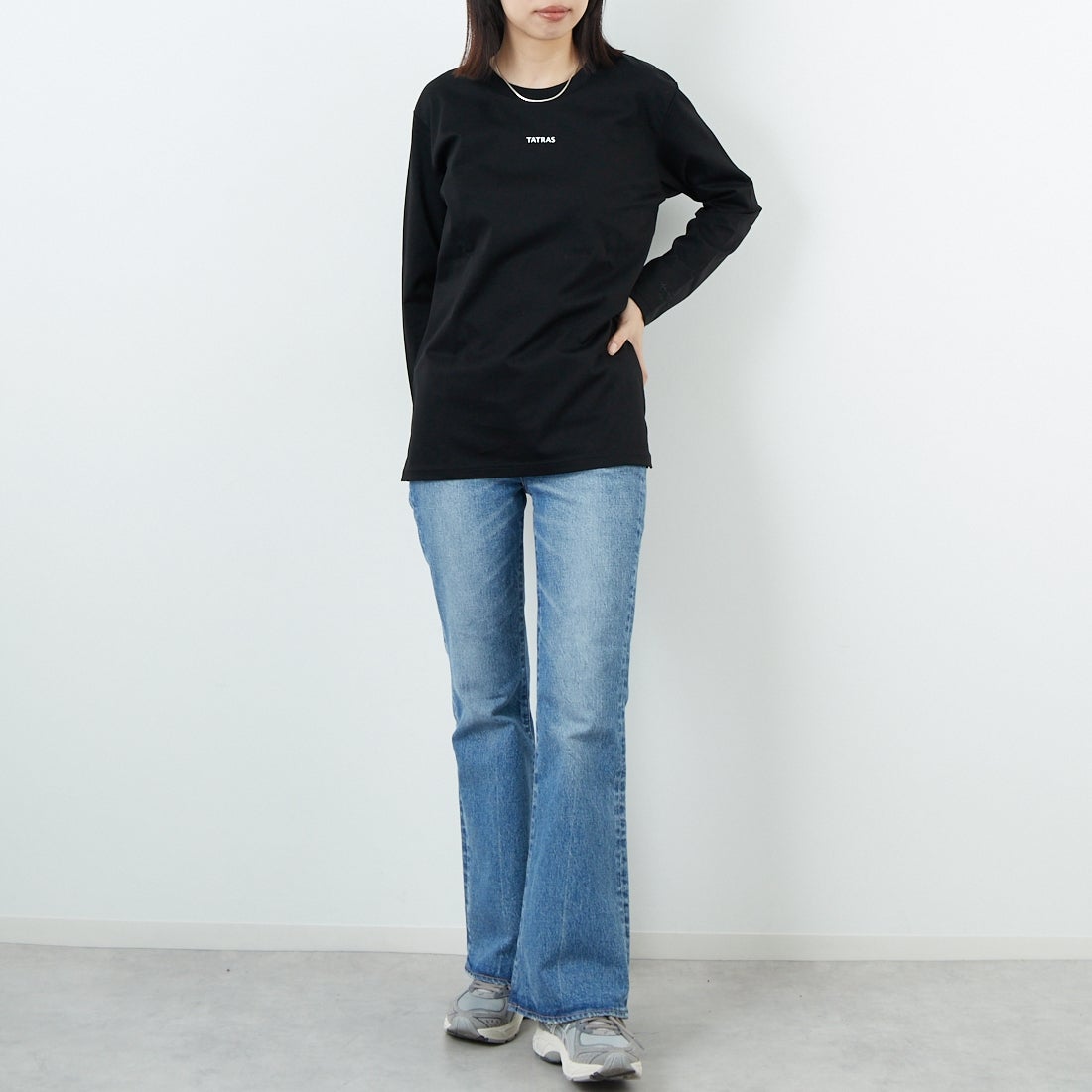 TATRAS [タトラス] VITA ロングスリーブTシャツ [LJXA0209083588] BLACK &&モデル身長：162cm 着用サイズ：2&&