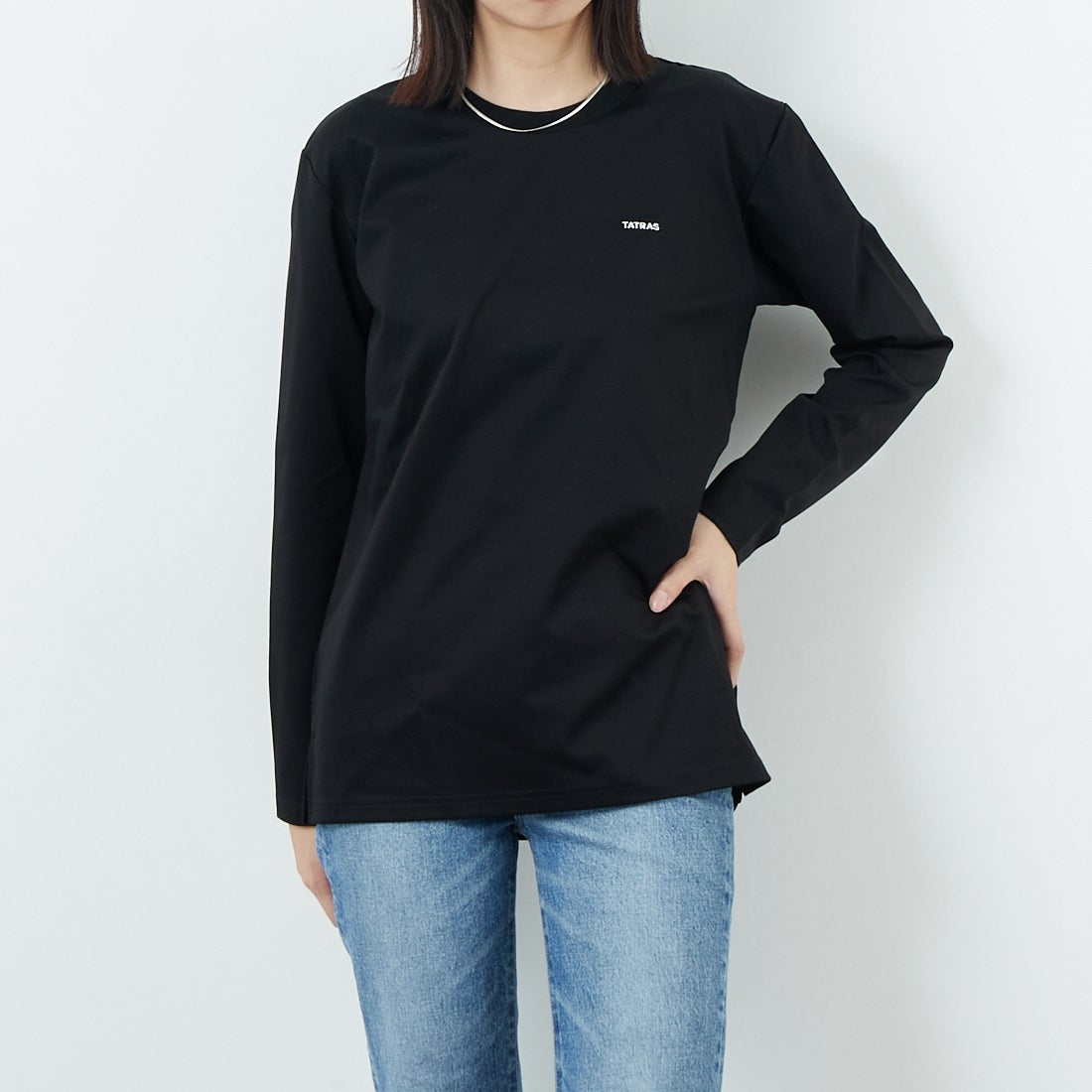 TATRAS [タトラス] OLITICA ロングスリーブTシャツ [LJXA0058083588] BLACK &&モデル身長：162cm 着用サイズ：2&&