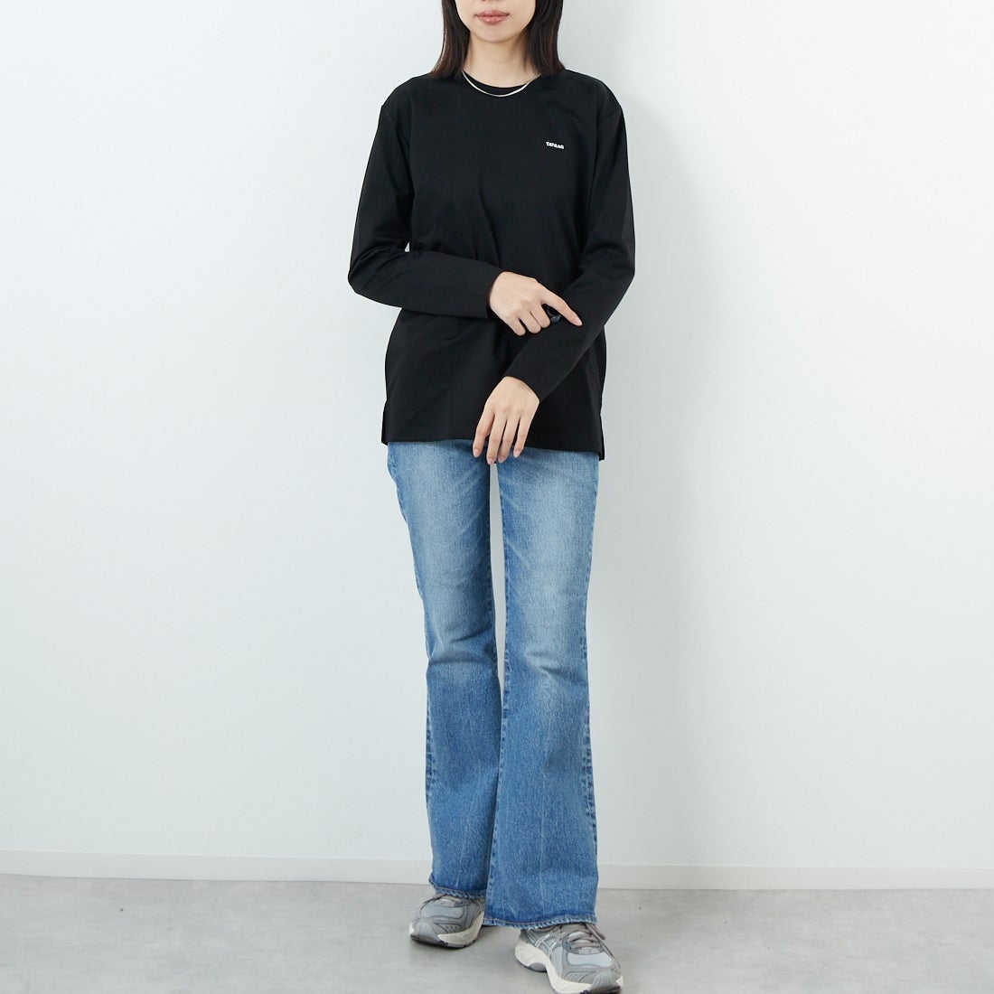 TATRAS [タトラス] OLITICA ロングスリーブTシャツ [LJXA0058083588] BLACK &&モデル身長：162cm 着用サイズ：2&&