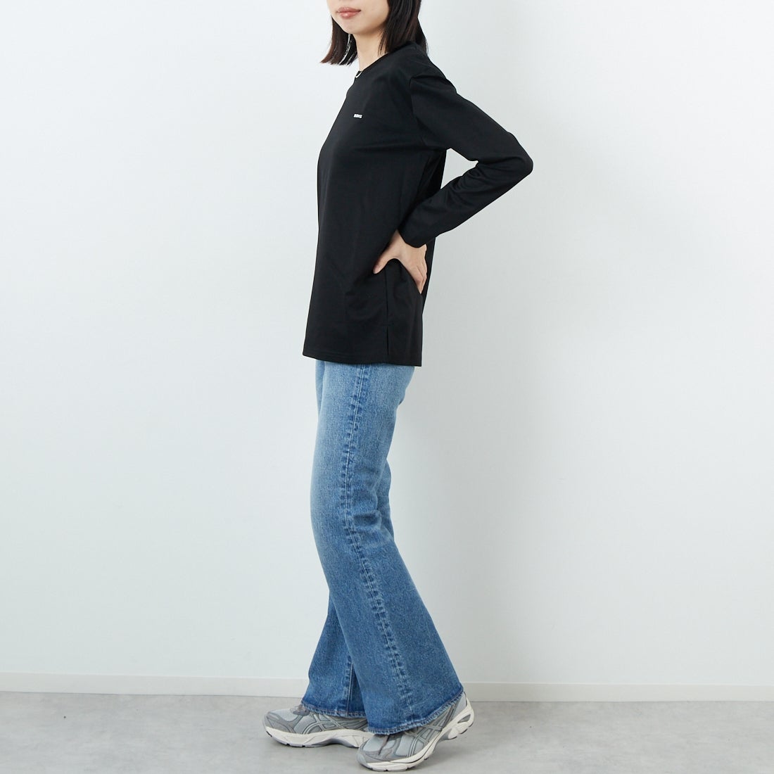 TATRAS [タトラス] OLITICA ロングスリーブTシャツ [LJXA0058083588] BLACK &&モデル身長：162cm 着用サイズ：2&&