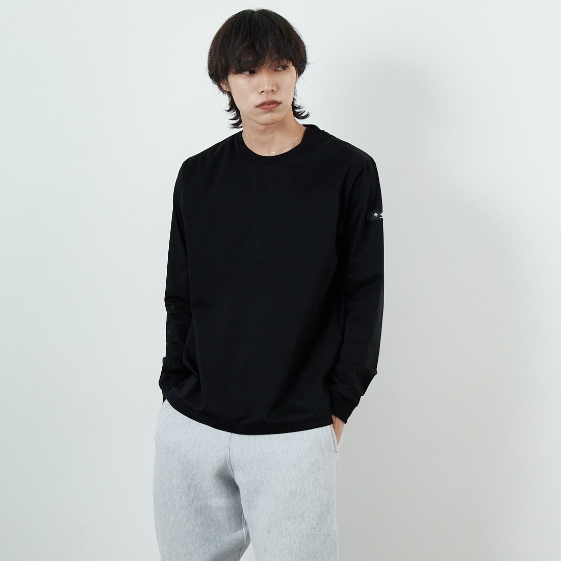 TATRAS [タトラス] OSMO ロングスリーブTシャツ [MJXA0377083588] BLACK &&モデル身長：179cm 着用サイズ：1&&
