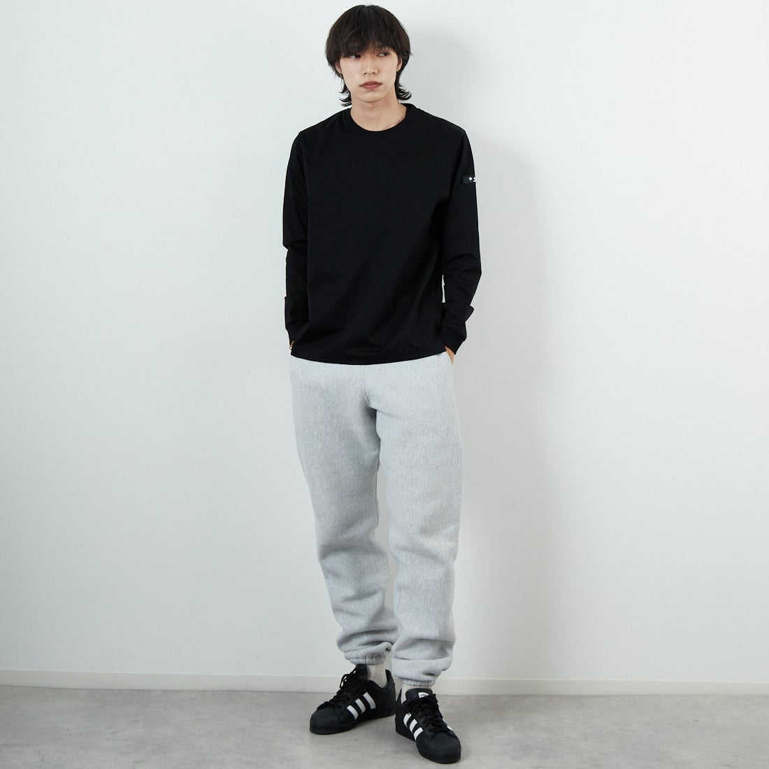 TATRAS [タトラス] OSMO ロングスリーブTシャツ [MJXA0377083588] BLACK &&モデル身長：179cm 着用サイズ：1&&