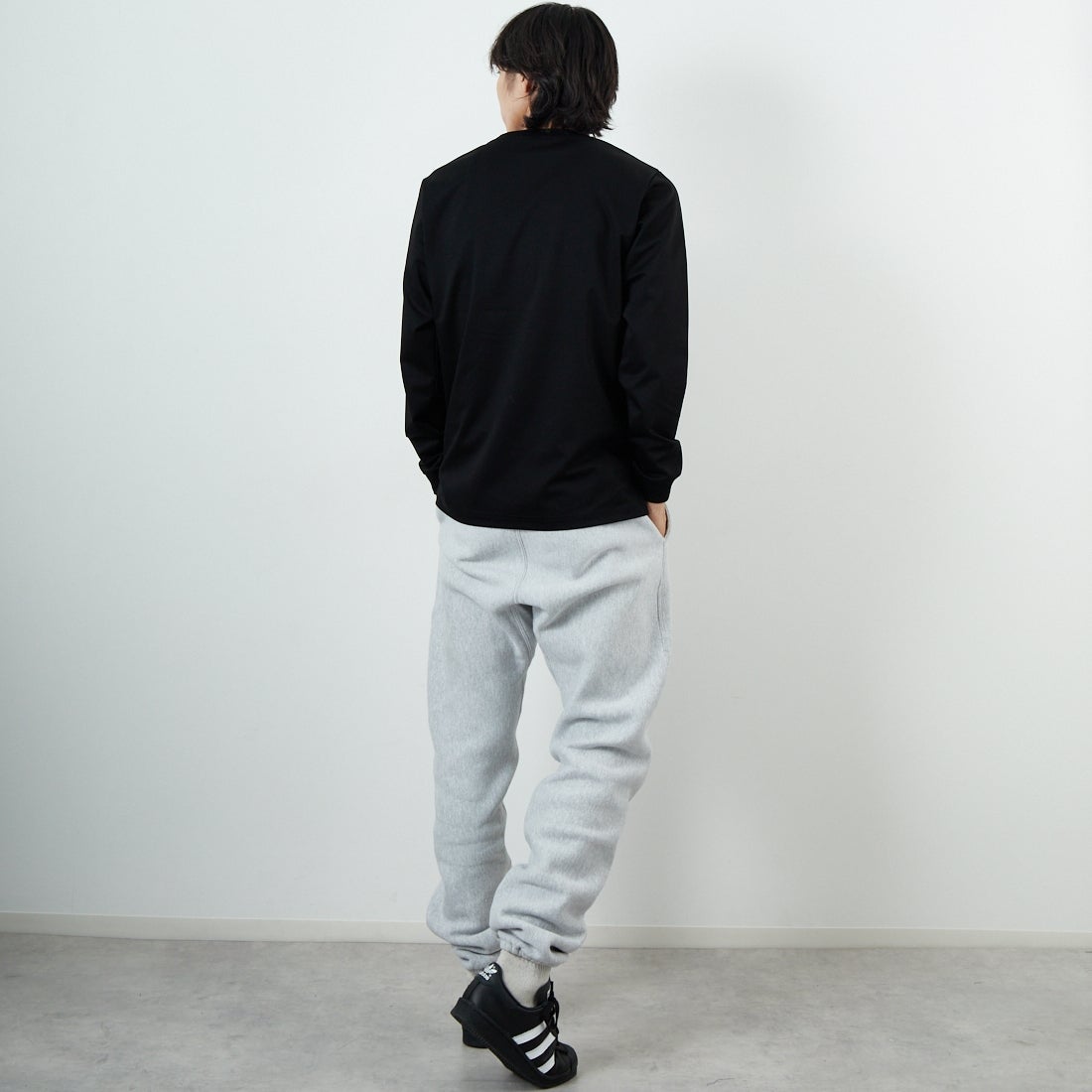 TATRAS [タトラス] OSMO ロングスリーブTシャツ [MJXA0377083588] BLACK &&モデル身長：179cm 着用サイズ：1&&