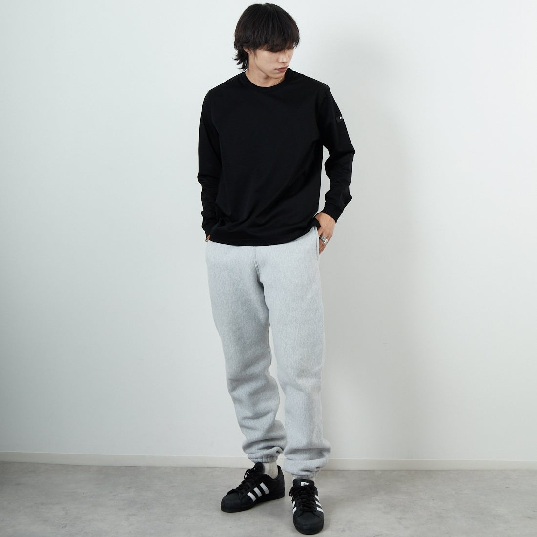 TATRAS [タトラス] OSMO ロングスリーブTシャツ [MJXA0377083588] BLACK &&モデル身長：179cm 着用サイズ：1&&