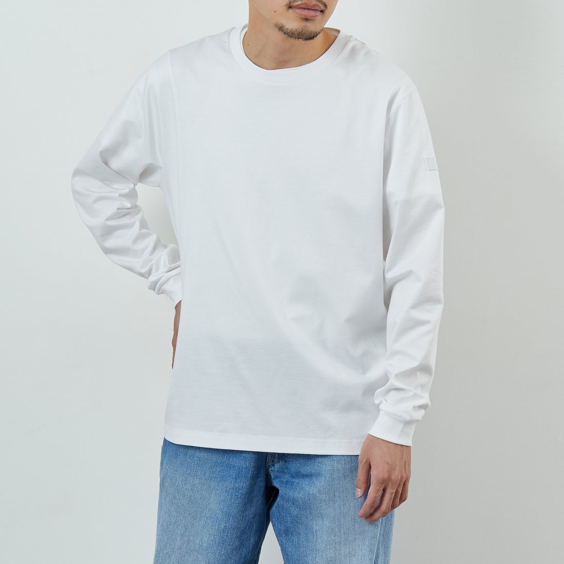 TATRAS [タトラス] OSMO ロングスリーブTシャツ [MJXA0377083588] WHITE &&モデル身長：168cm 着用サイズ：1&&