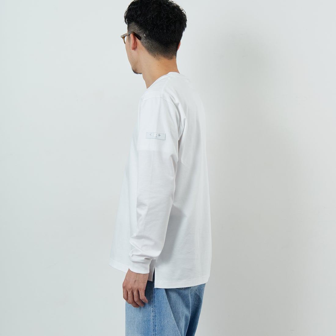 TATRAS [タトラス] OSMO ロングスリーブTシャツ [MJXA0377083588] WHITE &&モデル身長：168cm 着用サイズ：1&&
