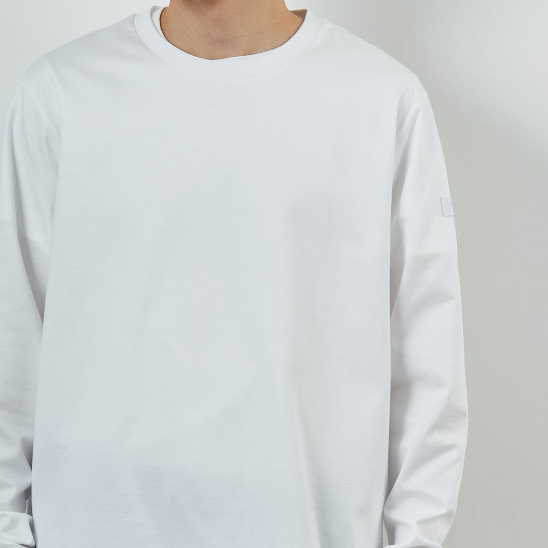 TATRAS [タトラス] OSMO ロングスリーブTシャツ [MJXA0377083588] WHITE &&モデル身長：168cm 着用サイズ：1&&