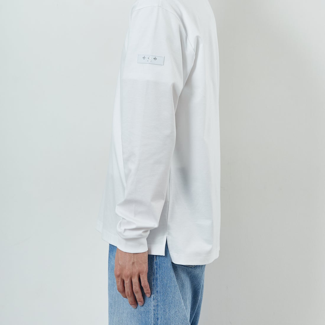 TATRAS [タトラス] OSMO ロングスリーブTシャツ [MJXA0377083588] WHITE &&モデル身長：168cm 着用サイズ：1&&