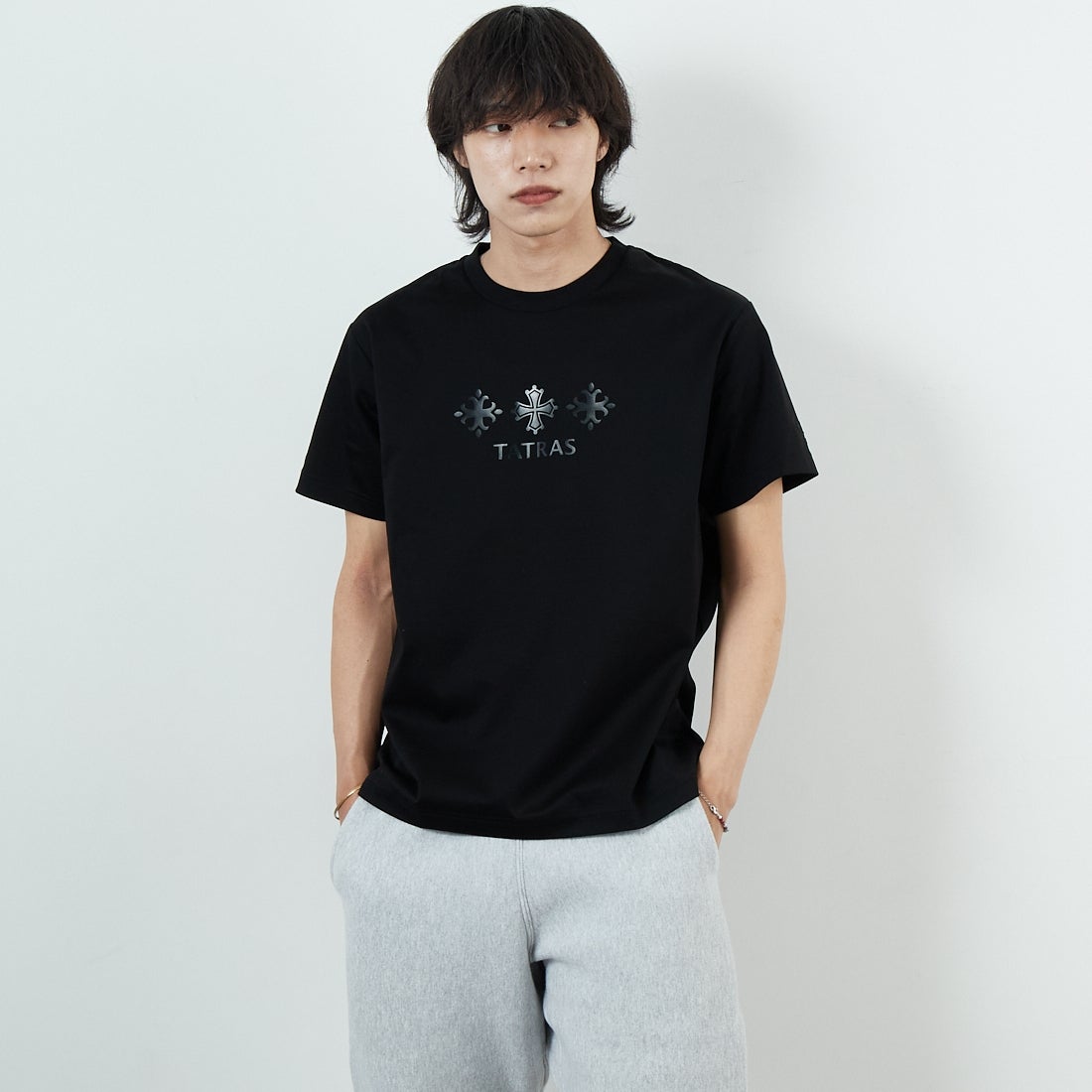 TATRAS [タトラス] PACECO ショートスリーブTシャツ [MJXA0166083588] BLACK &&モデル身長：179cm 着用サイズ：1&&