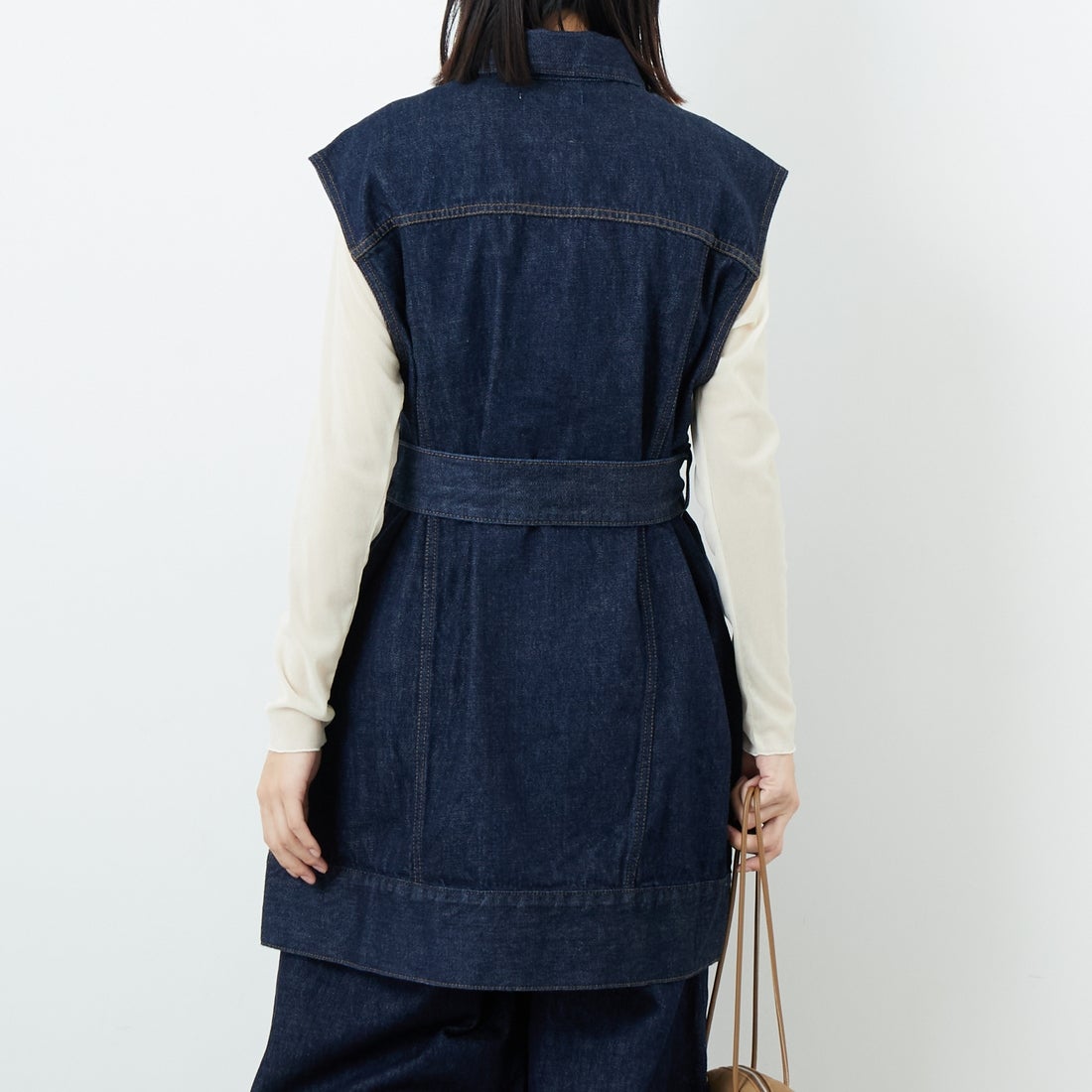 SOMETHING [サムシング] ベルテッドデニムジャケット [SAT005] 00 O.W &&モデル身長：162cm 着用サイズ：F&&