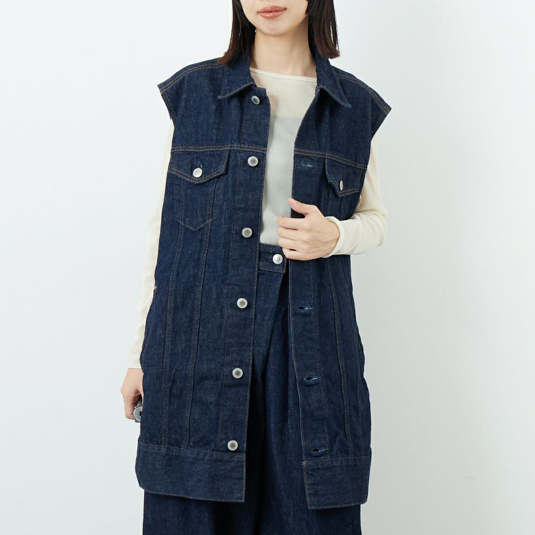 SOMETHING [サムシング] ベルテッドデニムジャケット [SAT005] 00 O.W &&モデル身長：162cm 着用サイズ：F&&