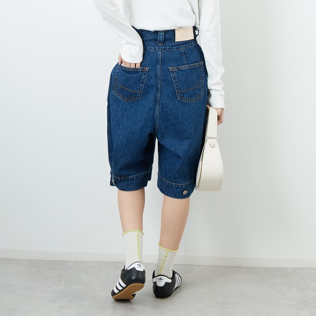 SOMETHING [サムシング] デニムハーフパンツ [SA1800] 40 MID BLU &&モデル身長：162cm 着用サイズ：XS&&