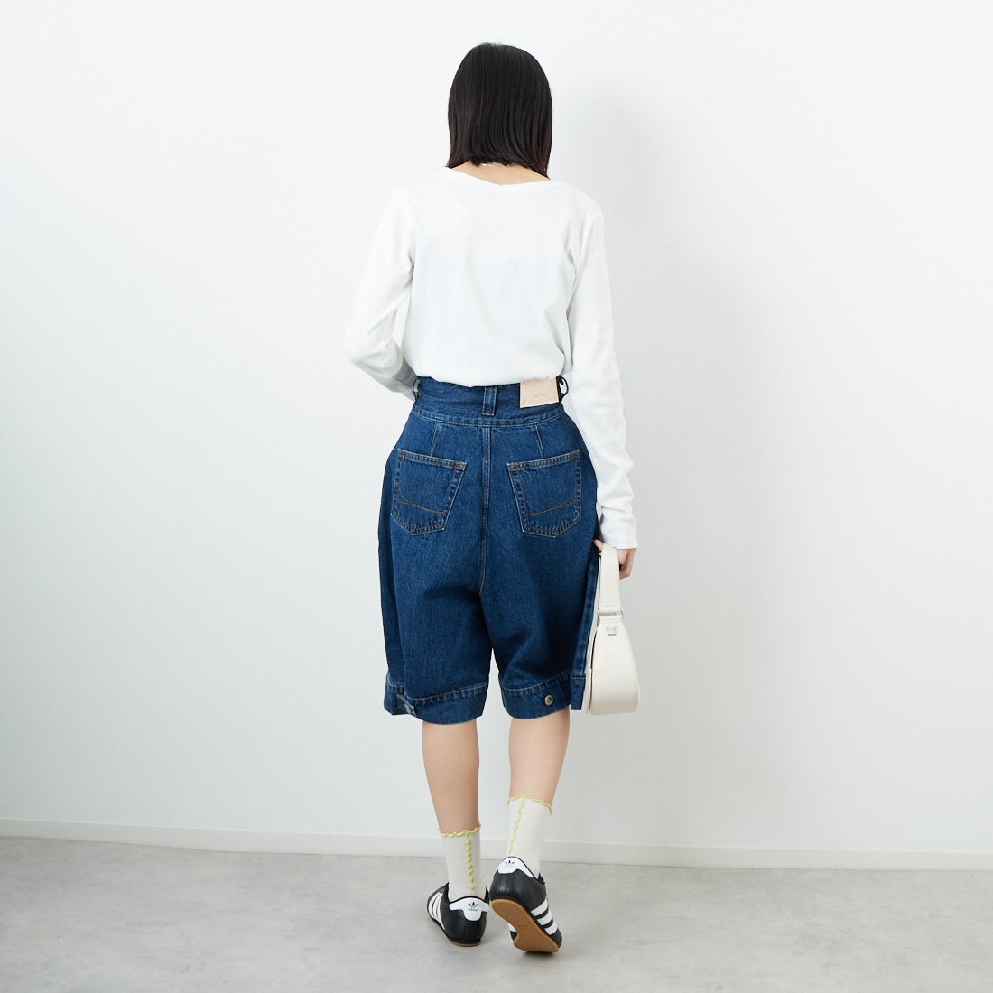 SOMETHING [サムシング] デニムハーフパンツ [SA1800] 40 MID BLU &&モデル身長：162cm 着用サイズ：XS&&