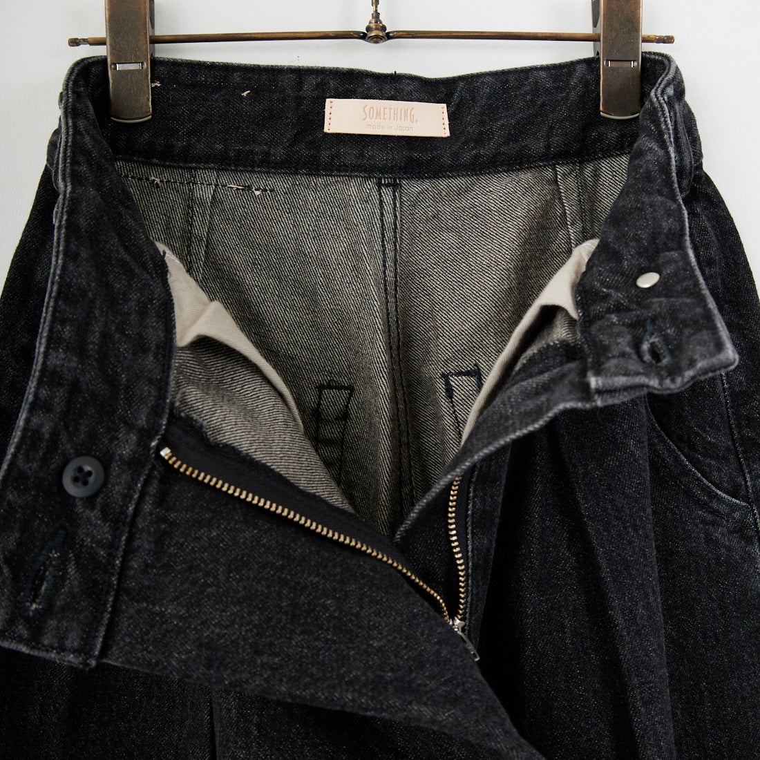 SOMETHING [サムシング] ラップワイドパンツ [SA1105] 83 BLACK