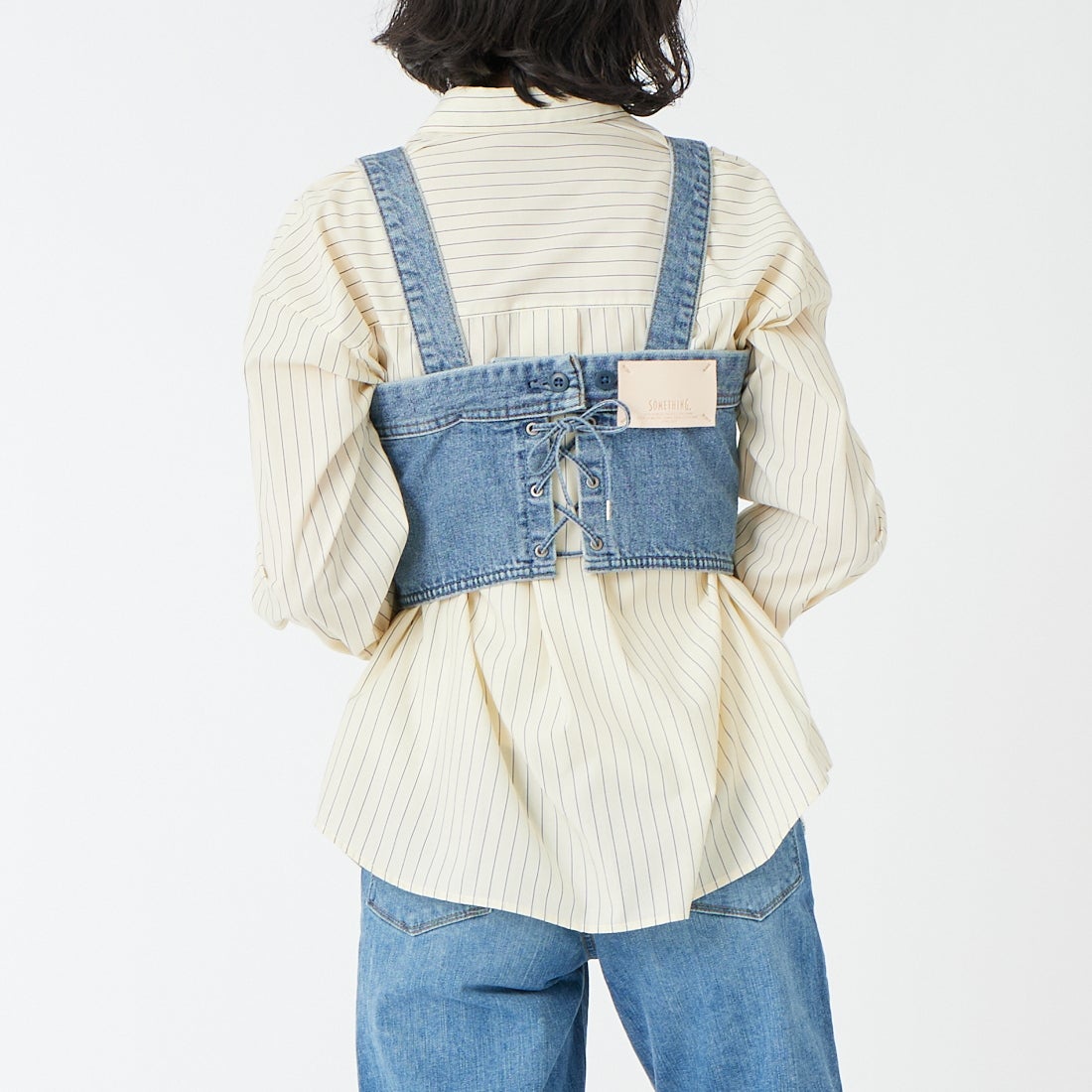 SOMETHING [サムシング] デニムビスチェ [SAT001] 94 L.BLUE &&モデル身長：162cm 着用サイズ：F&&