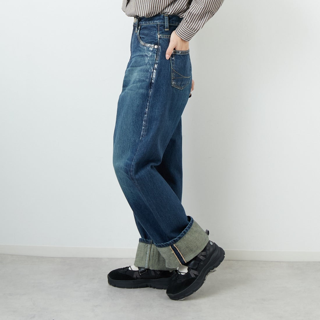 SOMETHING [サムシング] スーパーハイライズワイドストレートデニムパンツ [SA1000] 940 FOIL B &&モデル身長：162cm 着用サイズ：XS&&