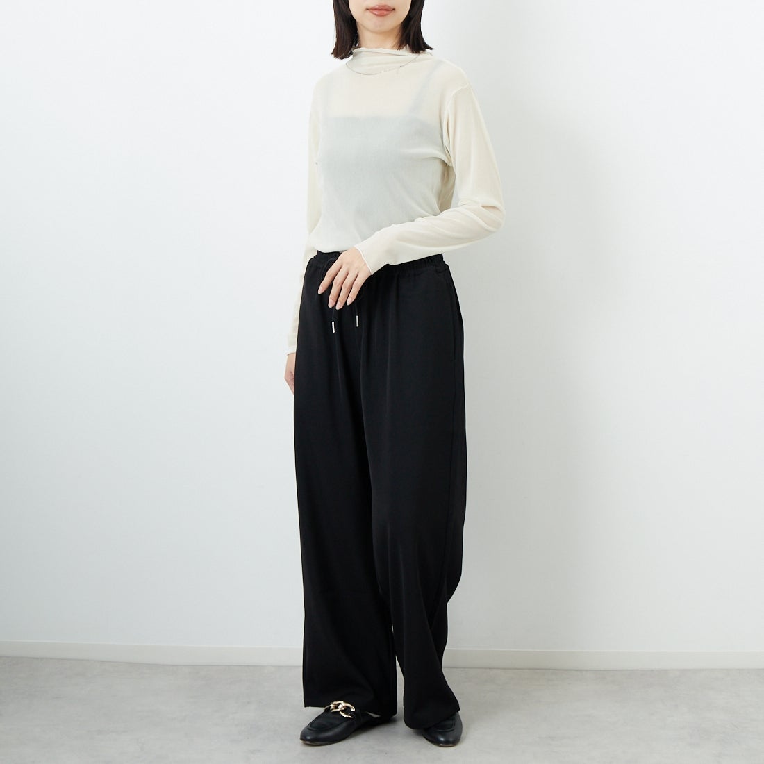 USINE [ユジーヌ] フロッキーチュールタートルネックTシャツ [21256065] 032 ｱｲﾎﾞﾘｰ &&モデル身長：162cm 着用サイズ：F&&