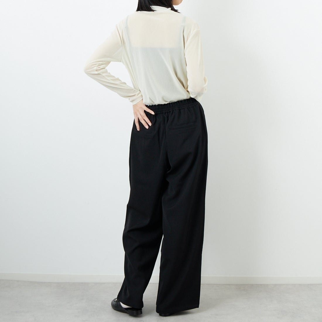 USINE [ユジーヌ] フロッキーチュールタートルネックTシャツ [21256065] 032 ｱｲﾎﾞﾘｰ &&モデル身長：162cm 着用サイズ：F&&