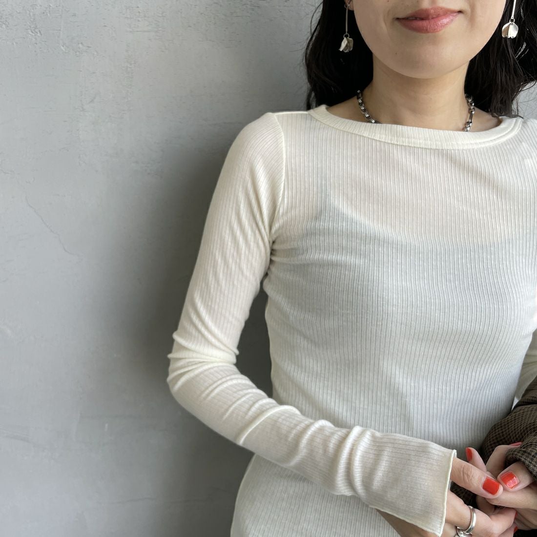 USINE [ユジーヌ] カシミアシルク シアーボートネックカットソー [21256066] 031 ｵﾌ &&モデル身長：160cm 着用サイズ：36&&