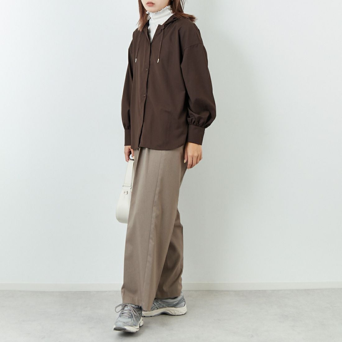 Jf Ready Made [ジェイエフレディメイド] マイクロサキソニーフードシャツ [8552313-01] 62 ﾌﾞﾗｳﾝ &&モデル身長：167cm 着用サイズ：F&&