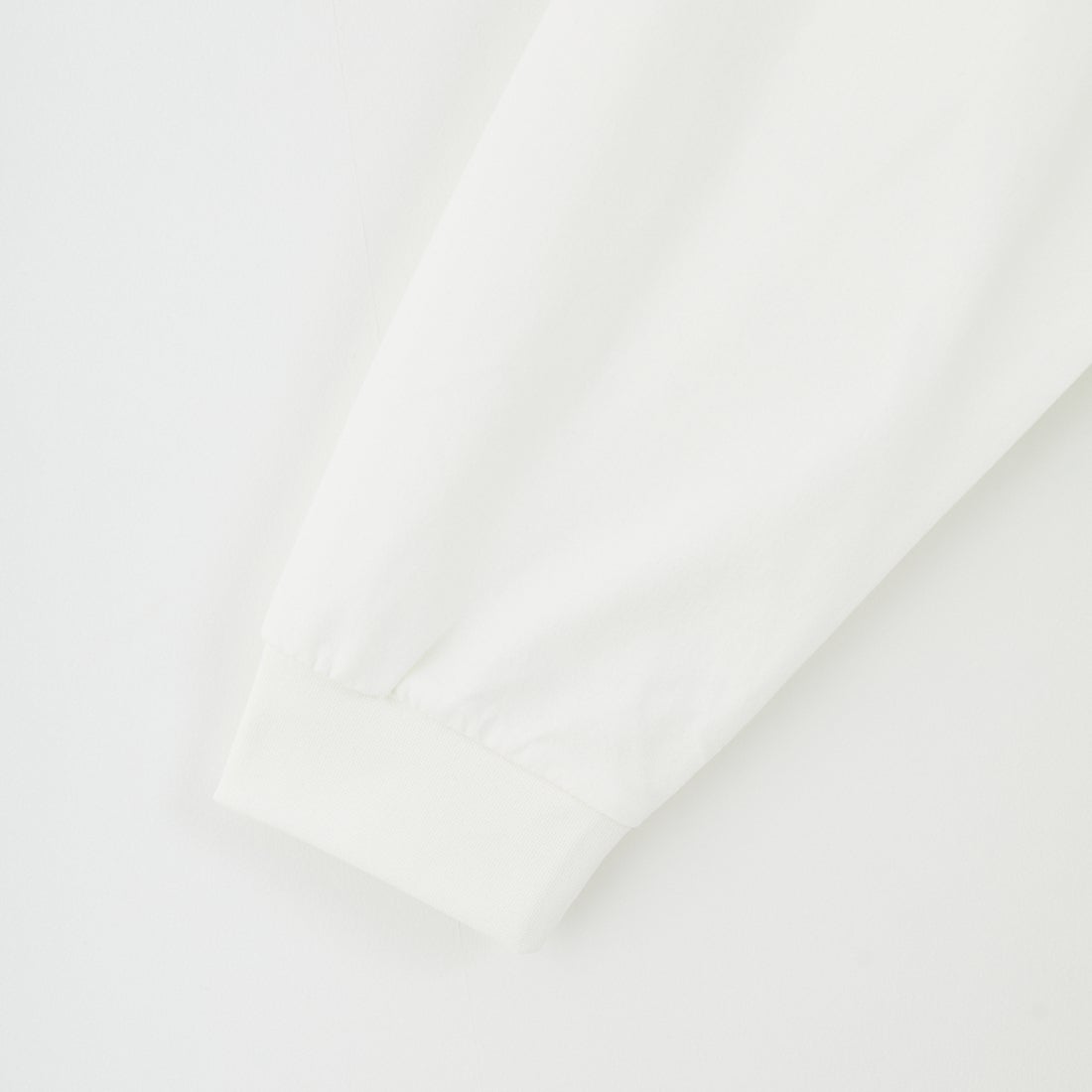 Marmot [マーモット] 別注 ドローコード付き ワンポイントロゴ ロングスリーブポケットTシャツ [MTFW25U04IN-JF] WHITE