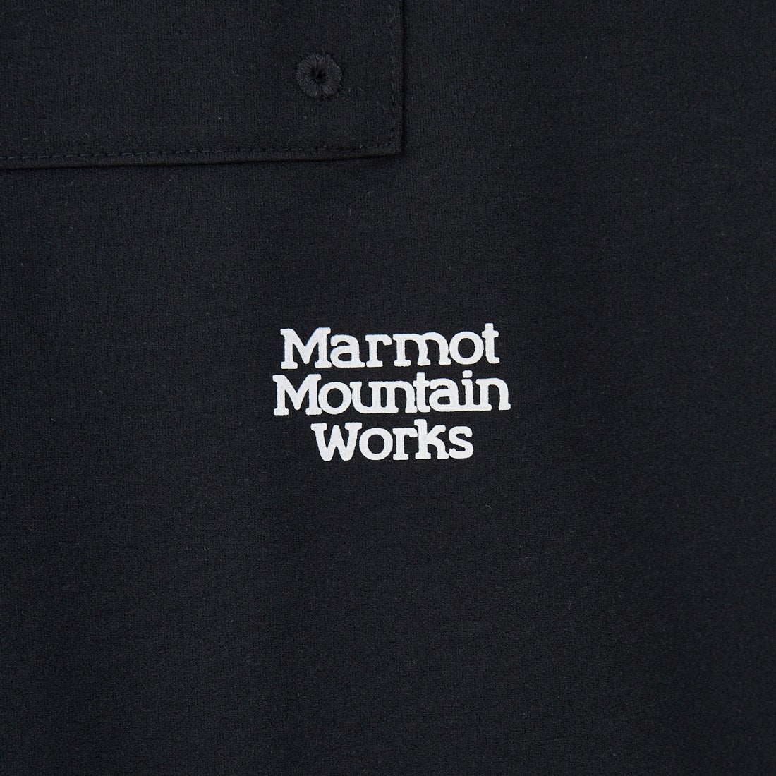 Marmot [マーモット] 別注 ドローコード付き ワンポイントロゴ ロングスリーブポケットTシャツ [MTFW25U04IN-JF] BLACK