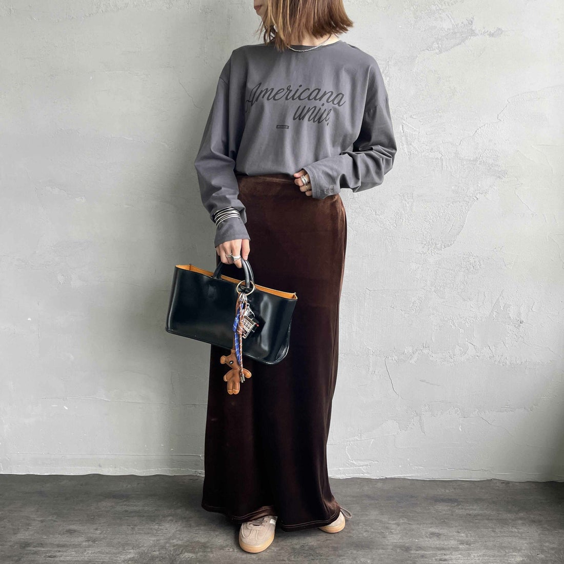 MICA&DEAL [マイカアンドディール] AMERICANA × MICA&DEAL ロングスリーブTシャツ [0125309271] GRAY &&モデル身長：158cm 着用サイズ：F&&