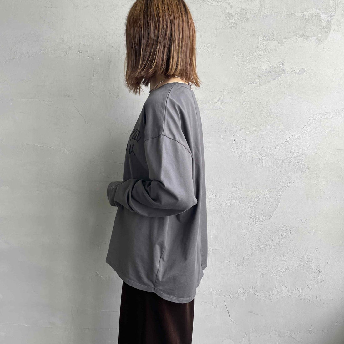 MICA&DEAL [マイカアンドディール] AMERICANA × MICA&DEAL ロングスリーブTシャツ [0125309271] GRAY &&モデル身長：158cm 着用サイズ：F&&