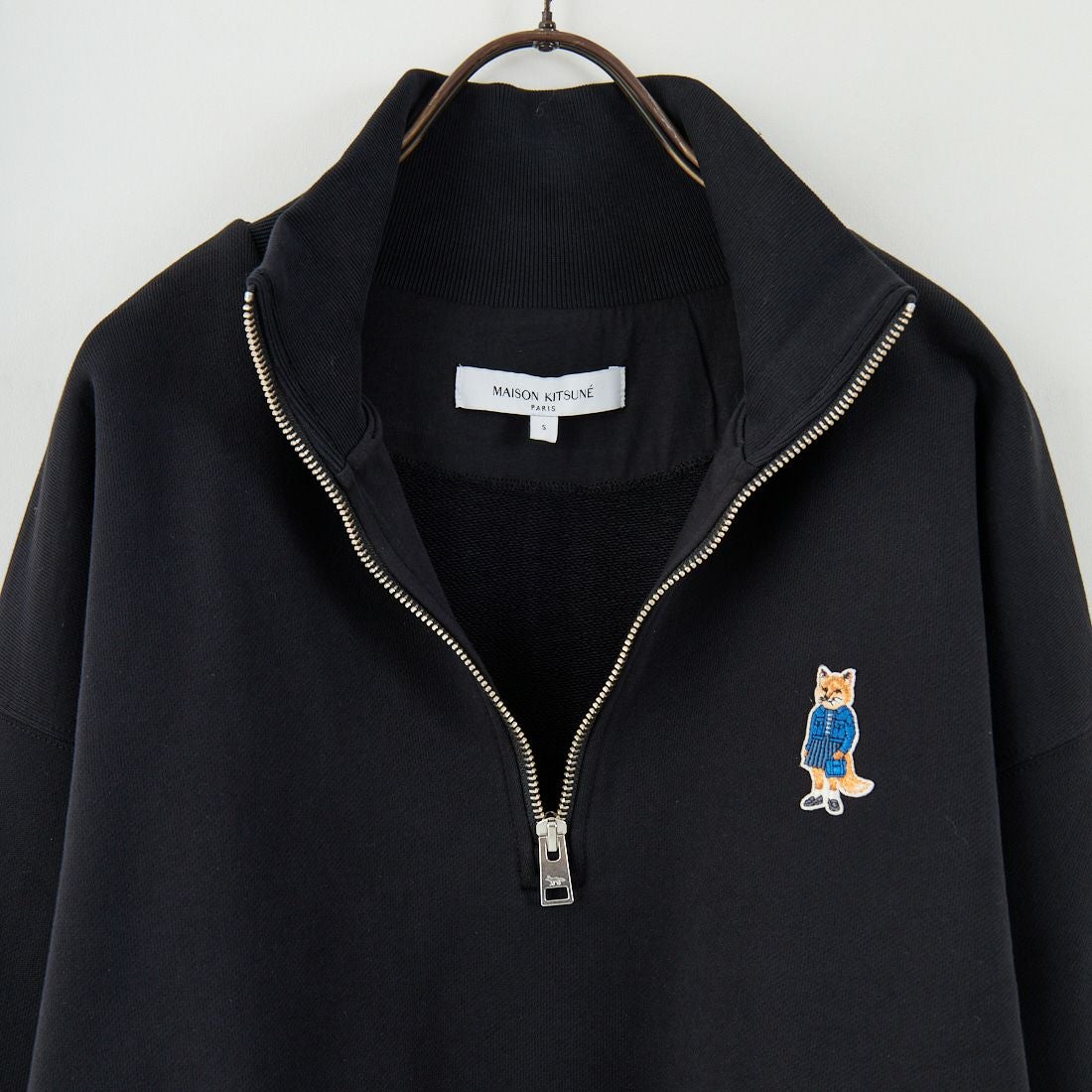 MAISON KITSUNE [メゾン キツネ] ドレスドフォックス ハーフジップ