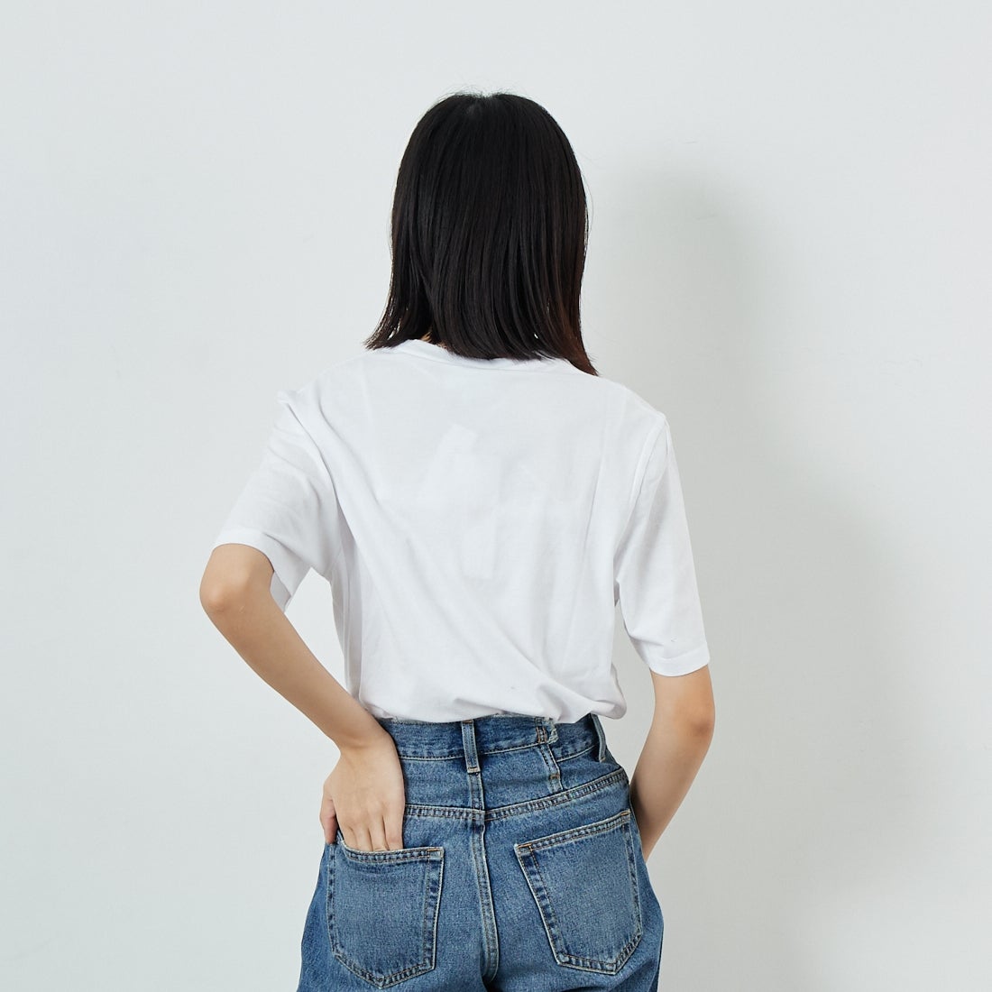 MAISON KITSUNE [メゾン キツネ] フォックスヘッド レギュラーTシャツ [PM00107KJ7026] P100 WHITE &&モデル身長：162cm 着用サイズ：XS&&